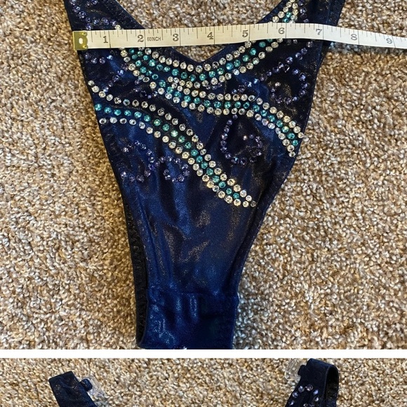 Like new Maggie Keaveny custom figure show suit. - Picture 6 of 12